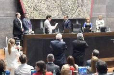 Foto de la galería: Sesión del 10 de diciembre: Herrera Ahuad reelecto al frente de la Legislatura para el 2025