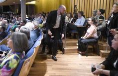 Foto de la galería: Sesión del 10 de diciembre: Herrera Ahuad reelecto al frente de la Legislatura para el 2025