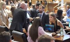 Foto de la galería: Sesión del 10 de diciembre: Herrera Ahuad reelecto al frente de la Legislatura para el 2025