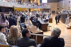 Foto de la galería: Sesión del 10 de diciembre: Herrera Ahuad reelecto al frente de la Legislatura para el 2025