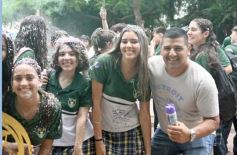 Foto de la galería: Con la alegría y recuerdos que quedan: broche a una etapa de oro para los del 5to del Santa María