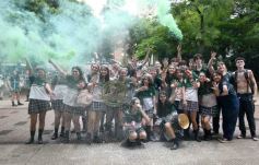 Foto de la galería: Con la alegría y recuerdos que quedan: broche a una etapa de oro para los del 5to del Santa María