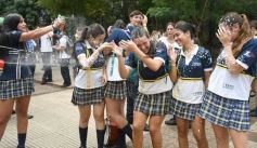 Foto de la galería: Con la alegría y recuerdos que quedan: broche a una etapa de oro para los del 5to del Santa María