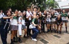 Foto de la galería: Con la alegría y recuerdos que quedan: broche a una etapa de oro para los del 5to del Santa María