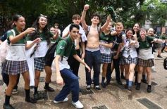 Foto de la galería: Con la alegría y recuerdos que quedan: broche a una etapa de oro para los del 5to del Santa María