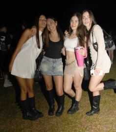 Foto de la galería: Año Nuevo en Posadas: entre fiestas, baile y jóvenes que colmaron la bienvenida al 2025 