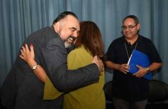 Foto de la galería: A la felicidad de los egresados de 5to de la Madre, el gran encuentro y emoción que se vivió en su despedida
