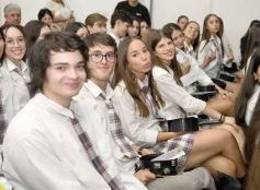 Foto de la galería: A la felicidad de los egresados de 5to de la Madre, el gran encuentro y emoción que se vivió en su despedida