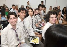 Foto de la galería: A la felicidad de los egresados de 5to de la Madre, el gran encuentro y emoción que se vivió en su despedida