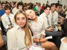 Foto de la galería: A la felicidad de los egresados de 5to de la Madre, el gran encuentro y emoción que se vivió en su despedida