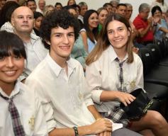 Foto de la galería: A la felicidad de los egresados de 5to de la Madre, el gran encuentro y emoción que se vivió en su despedida