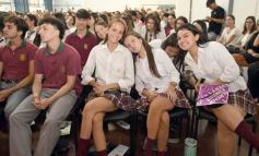 Foto de la galería: A la felicidad de los egresados de 5to de la Madre, el gran encuentro y emoción que se vivió en su despedida