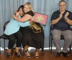 Foto de la galería: A la felicidad de los egresados de 5to de la Madre, el gran encuentro y emoción que se vivió en su despedida
