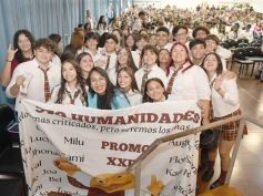 Foto de la galería: A la felicidad de los egresados de 5to de la Madre, el gran encuentro y emoción que se vivió en su despedida
