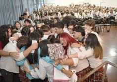 Foto de la galería: A la felicidad de los egresados de 5to de la Madre, el gran encuentro y emoción que se vivió en su despedida