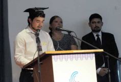 Foto de la galería: A la felicidad de los egresados de 5to de la Madre, el gran encuentro y emoción que se vivió en su despedida