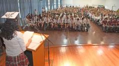 Foto de la galería: A la felicidad de los egresados de 5to de la Madre, el gran encuentro y emoción que se vivió en su despedida