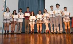 Foto de la galería: A la felicidad de los egresados de 5to de la Madre, el gran encuentro y emoción que se vivió en su despedida