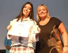 Foto de la galería: A la felicidad de los egresados de 5to de la Madre, el gran encuentro y emoción que se vivió en su despedida