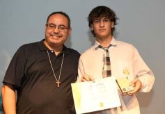 Foto de la galería: A la felicidad de los egresados de 5to de la Madre, el gran encuentro y emoción que se vivió en su despedida