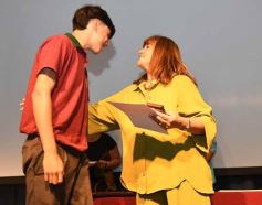 Foto de la galería: A la felicidad de los egresados de 5to de la Madre, el gran encuentro y emoción que se vivió en su despedida