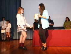 Foto de la galería: A la felicidad de los egresados de 5to de la Madre, el gran encuentro y emoción que se vivió en su despedida