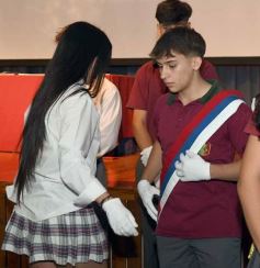 Foto de la galería: A la felicidad de los egresados de 5to de la Madre, el gran encuentro y emoción que se vivió en su despedida