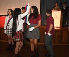 Foto de la galería: A la felicidad de los egresados de 5to de la Madre, el gran encuentro y emoción que se vivió en su despedida