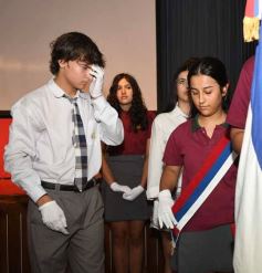 Foto de la galería: A la felicidad de los egresados de 5to de la Madre, el gran encuentro y emoción que se vivió en su despedida