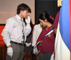Foto de la galería: A la felicidad de los egresados de 5to de la Madre, el gran encuentro y emoción que se vivió en su despedida
