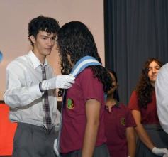 Foto de la galería: A la felicidad de los egresados de 5to de la Madre, el gran encuentro y emoción que se vivió en su despedida
