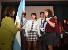 Foto de la galería: A la felicidad de los egresados de 5to de la Madre, el gran encuentro y emoción que se vivió en su despedida