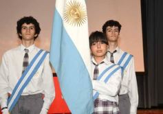 Foto de la galería: A la felicidad de los egresados de 5to de la Madre, el gran encuentro y emoción que se vivió en su despedida