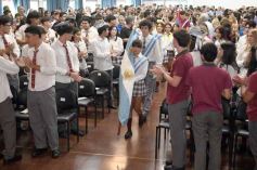 Foto de la galería: A la felicidad de los egresados de 5to de la Madre, el gran encuentro y emoción que se vivió en su despedida