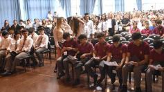 Foto de la galería: A la felicidad de los egresados de 5to de la Madre, el gran encuentro y emoción que se vivió en su despedida