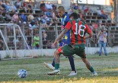 Foto de la galería: Torneo Clausura: lo que dejó la primera final que animaron Brown y Mitre en Villa Urquiza