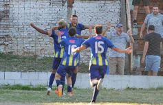 Foto de la galería: Torneo Clausura: lo que dejó la primera final que animaron Brown y Mitre en Villa Urquiza
