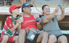 Foto de la galería: Torneo Clausura: lo que dejó la primera final que animaron Brown y Mitre en Villa Urquiza