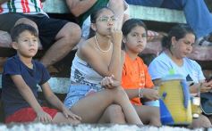 Foto de la galería: Torneo Clausura: lo que dejó la primera final que animaron Brown y Mitre en Villa Urquiza