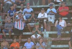 Foto de la galería: Torneo Clausura: lo que dejó la primera final que animaron Brown y Mitre en Villa Urquiza