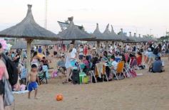 Foto de la galería: De la Navidad posadeña, todo el disfrute y diversión que quedó de la tarde de playa en Costa Sur