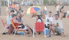 Foto de la galería: De la Navidad posadeña, todo el disfrute y diversión que quedó de la tarde de playa en Costa Sur