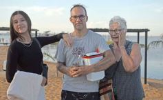 Foto de la galería: El 1er dia del año siguió la celebración en modo playa, sol y rio en Costa Sur