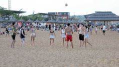 Foto de la galería: El 1er dia del año siguió la celebración en modo playa, sol y rio en Costa Sur