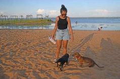 Foto de la galería: El 1er dia del año siguió la celebración en modo playa, sol y rio en Costa Sur