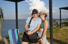 Foto de la galería: El 1er dia del año siguió la celebración en modo playa, sol y rio en Costa Sur