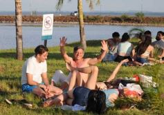 Foto de la galería: El 1er dia del año siguió la celebración en modo playa, sol y rio en Costa Sur