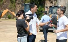 Foto de la galería: El Gobierno Provincial entregó maquinaria vial destinada a 10 Municipios en Posadas