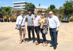 Foto de la galería: El Gobierno Provincial entregó maquinaria vial destinada a 10 Municipios en Posadas