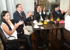 Foto de la galería: Anticipo de la fiesta de los 20 años: alegria y emoción en la distinción a productores de América Servicios en Posadas